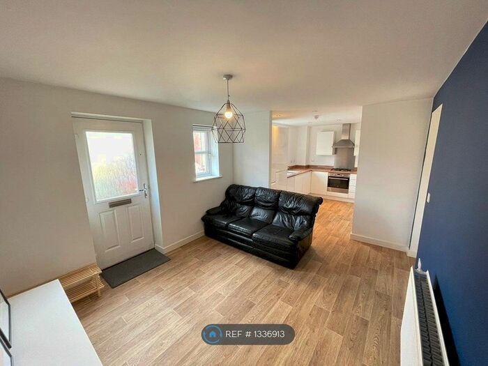 2 Bedroom Flat To Rent In Birnam Court, Birmingham, B29