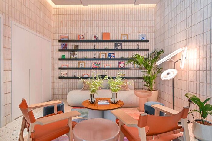 3 Bedroom Flat To Rent In The Maple, Brent Cross, London, NW2