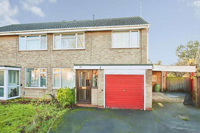 3 Bedroom Semi Detached House For Sale In Hazel Close, Leamington Spa, CV32