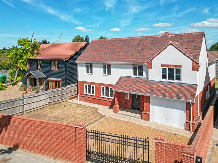 4 Bedroom Detached House For Sale In Stoney Hills, Burnham-On-Crouch, CM0