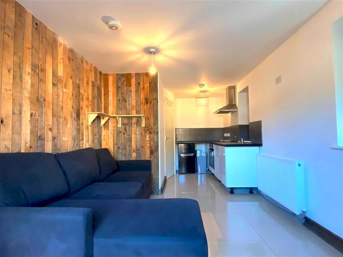 Studio To Rent In Carlton Close, Aylesbury, HP19