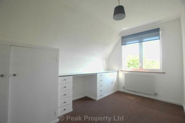 3 Bedroom Property To Rent In Holt Farm Way, Rochford, SS4