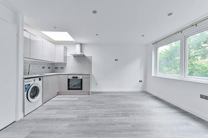 1 Bedroom Flat To Rent In Brackenhill Close, , Bromley, BR1