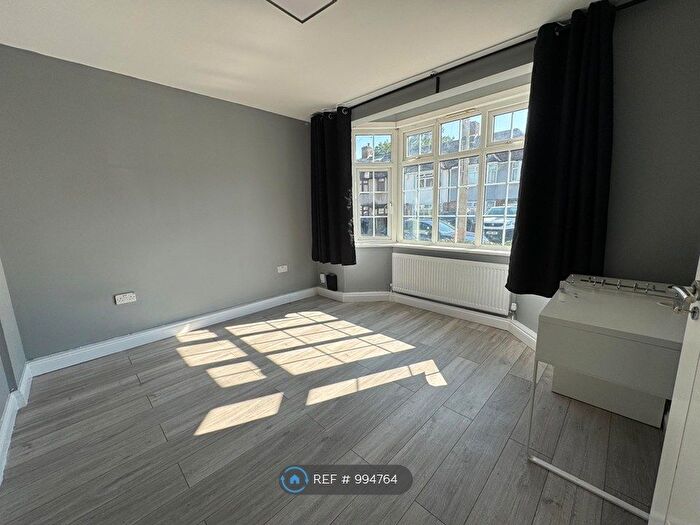 4 Bedroom Terraced House To Rent In Worcester Close, Mitcham, CR4