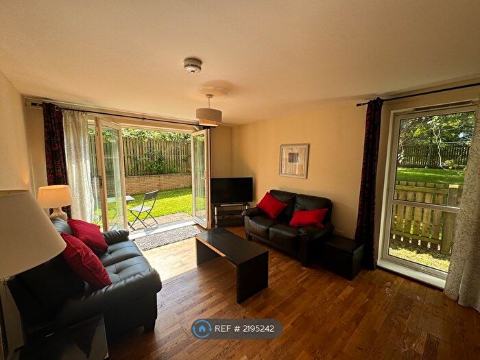 3 Bedroom Flat To Rent In Duff Street, Edinburgh, EH11