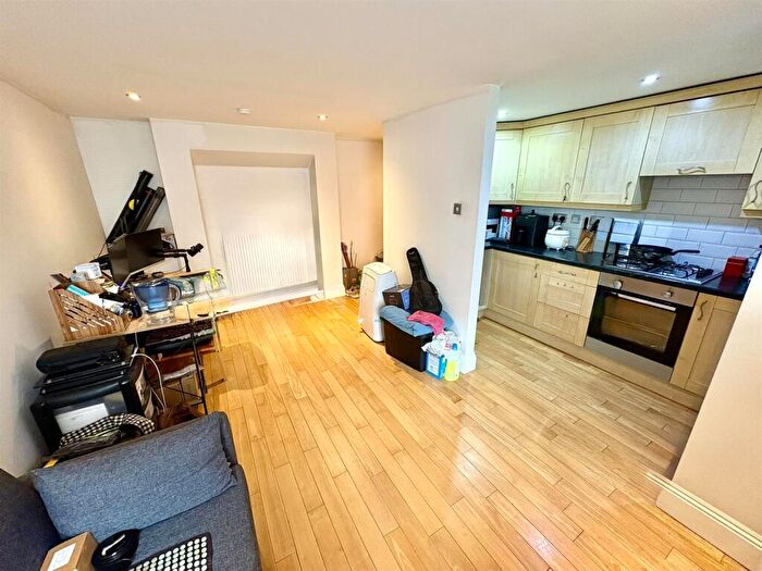 1 Bedroom Flat For Sale In Clarence Parade, Southsea, PO5