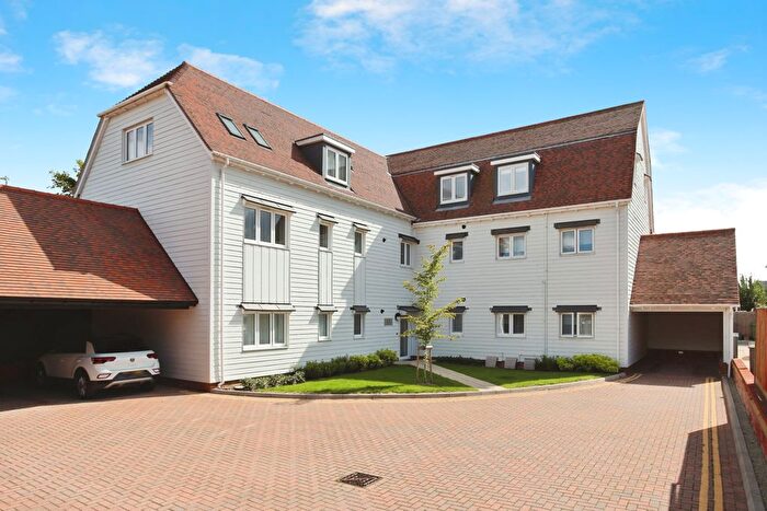 2 Bedroom Flat For Sale In Morgan Way, Tonbridge, TN12