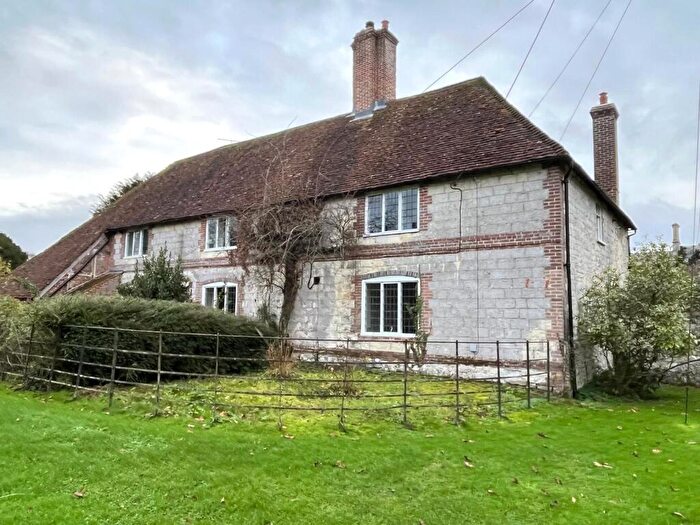 Semi Detached House To Rent In Empshott, Liss, Hampshire, GU33