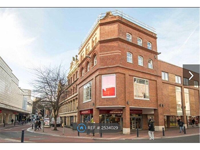 3 Bedroom Flat To Rent In The Herbert Ashman Building, Bristol, BS1