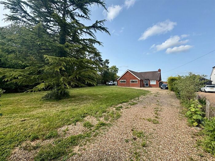 4 Bedroom Detached Bungalow To Rent In Sundon Road, Harlington, LU5