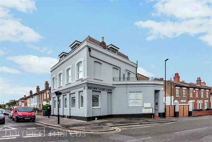 2 Bedroom Flat For Sale In Osborne Road, Thornton Heath, CR7