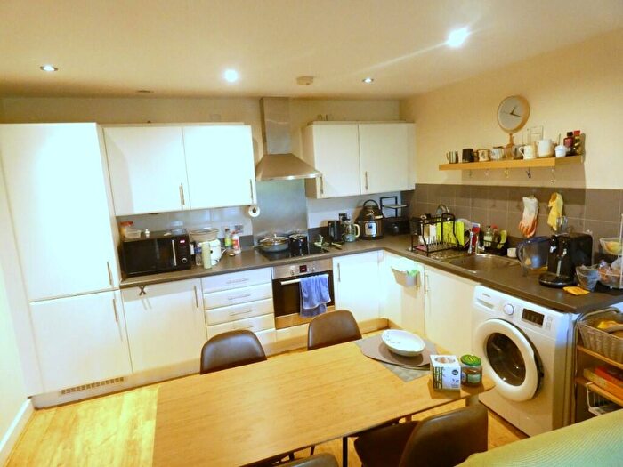 2 Bedroom Apartment To Rent In Tay Court, Meath Crescent, Bethnal Green, E2