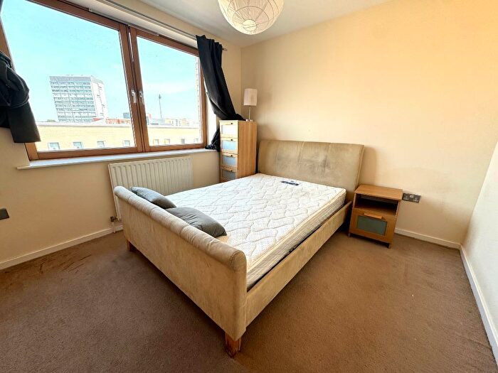 1 Bedroom Flat To Rent In Queen Elizabeth Gardens, New Gorbals, Glasgow, G5