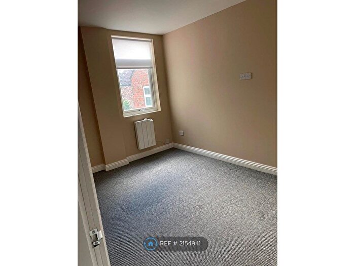 2 Bedroom Flat To Rent In Waterloo, Waterloo, Liverpool, L22