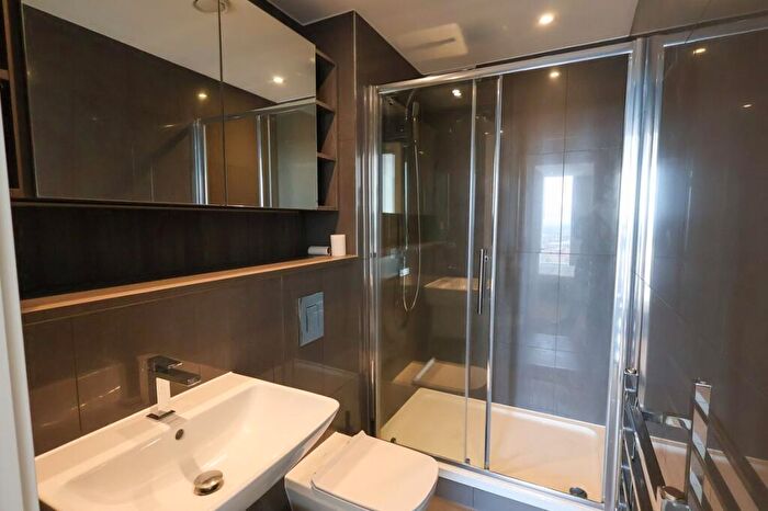 2 Bedroom Apartment To Rent In South Tower, Deansgate Square, M15
