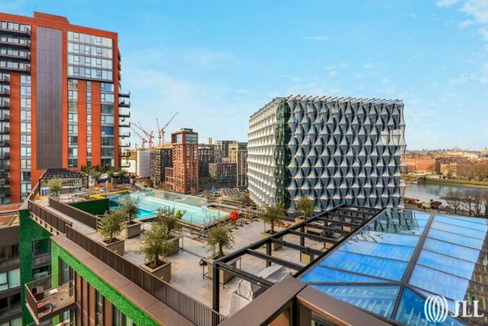 1 Bedroom Flat To Rent In Embassy Gardens, London, SW11