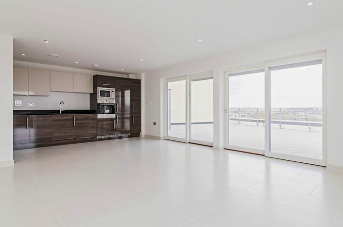 3 Bedroom Flat To Rent In Freda Street, London, SE16