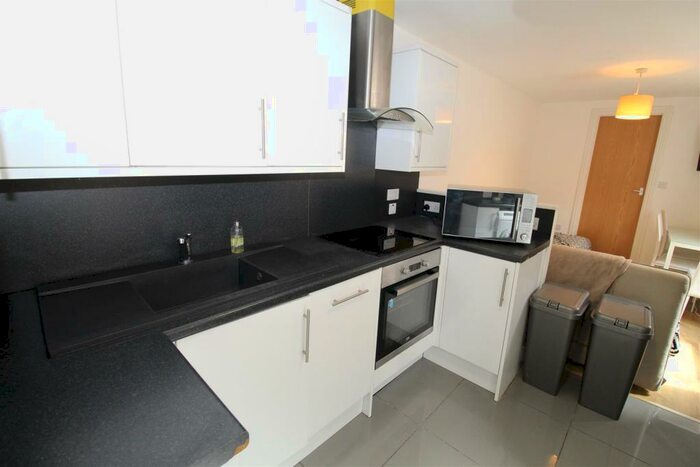 6 Bedroom House To Rent In Cathays Terrace, Cathays, Cardiff, CF24