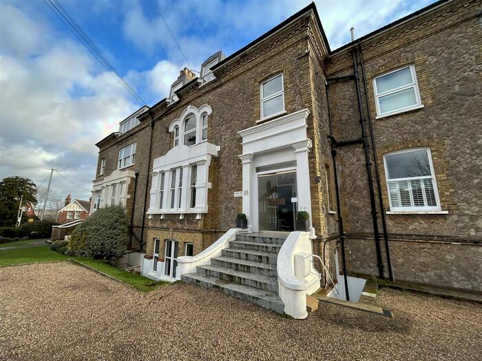 Houses for sale & to rent in TN13 3XP, Serpentine Road, Sevenoaks