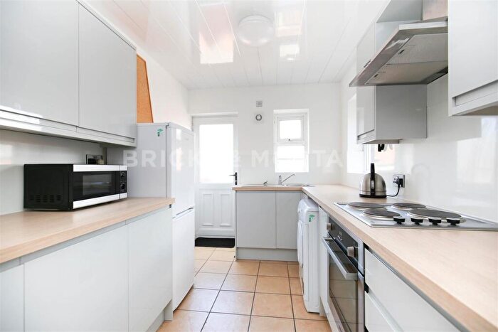 3 Bedroom Flat To Rent In (£pppw) Warwick Street, Heaton, NE6