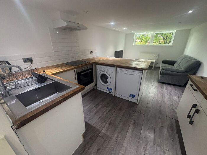 3 Bedroom Flat To Rent In Latimer House, Sylvester St, Liverpool, L5