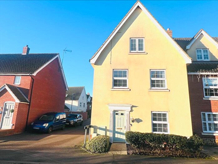 4 Bedroom Semi-Detached House For Sale In Deas Road, South Wootton, King's Lynn, Norfolk, PE30