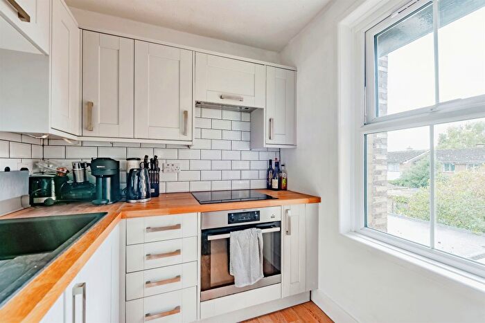1 Bedroom Flat For Sale In Horley Road, Redhill, RH1