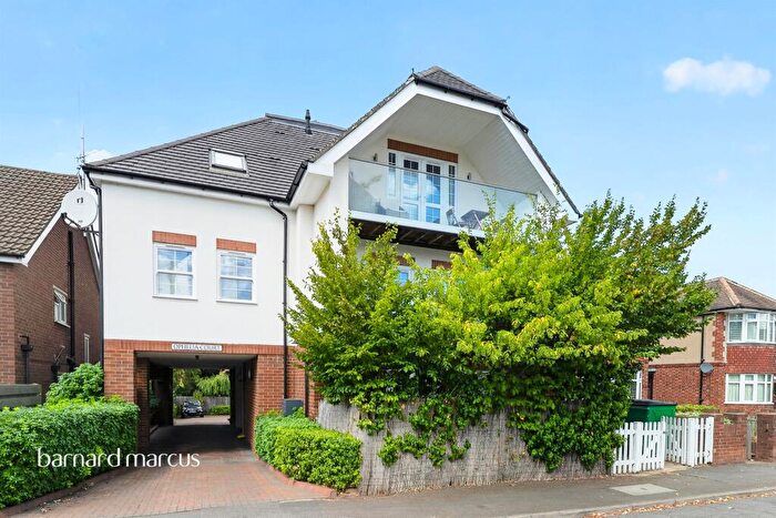 2 Bedroom Apartment For Sale In St. Philips Avenue, Worcester Park, KT4