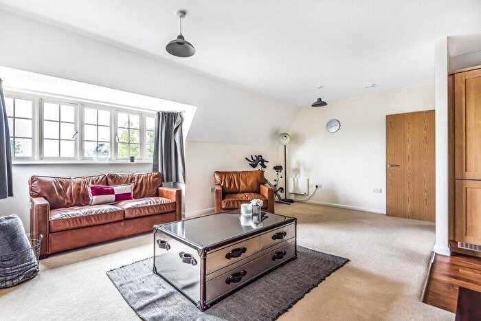 1 Bedroom Apartment For Sale In Welch Way, Witney, OX28