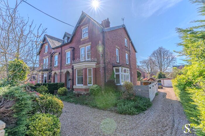 2 Bedroom Flat For Sale In Victoria Road, Lockwood, SK9