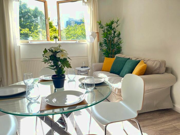 2 Bedroom Flat To Rent In Cape Yd, London, E1W