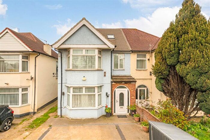 4 Bedroom Semi Detached House For Sale In North Circular Road, Willesden, NW10