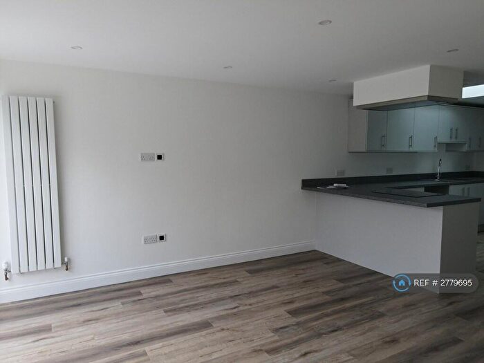 2 Bedroom Flat To Rent In Court Wood Lane, Croydon, CR0