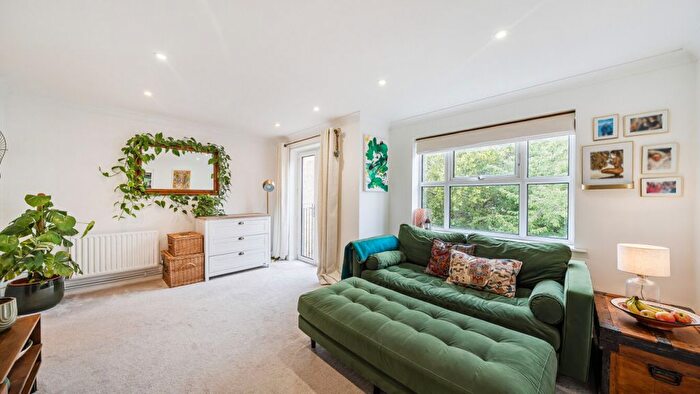 1 Bedroom Flat For Sale In Upper Richmond Rd, London, SW15