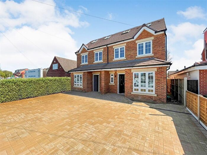 5 Bedroom Semi-detached House To Rent In Elmshott Lane, Slough, Cippenham, SL1