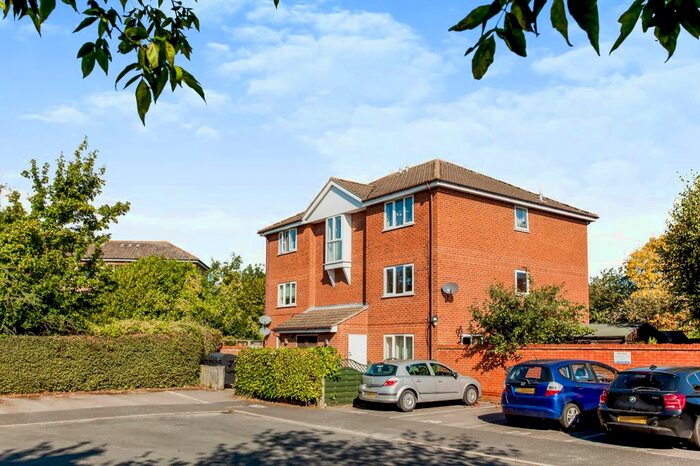 2 Bedroom Flat To Rent In Fennec Close, Cherry Hinton, Cambridge, CB1