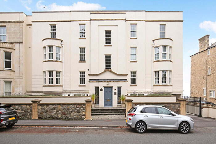 2 Bedroom Flat To Rent In Wellington Terrace, Clevedon, BS21