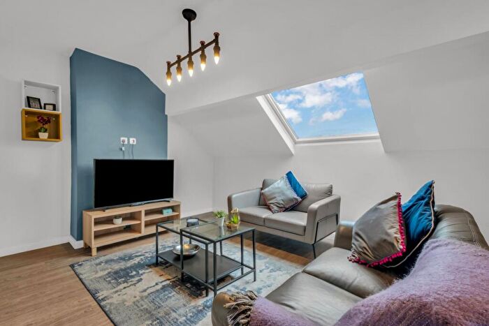 5 Bedroom House To Rent In Cardigan Road, Leeds, LS6