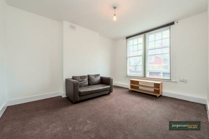 2 Bedroom Apartment To Rent In Walm Lane, Willesden Green, London, NW2