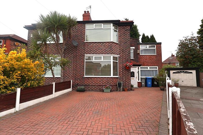 3 Bedroom Semi Detached House For Sale In Balmoral Avenue, Stretford, M32