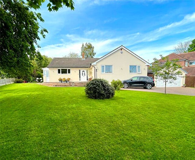3 Bedroom Bungalow For Sale In Leeds Road, Kippax, Leeds, West Yorkshire, LS25