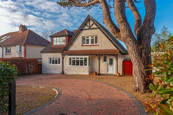 4 Bedroom Detached House For Sale In Salvington Hill, Worthing, BN13