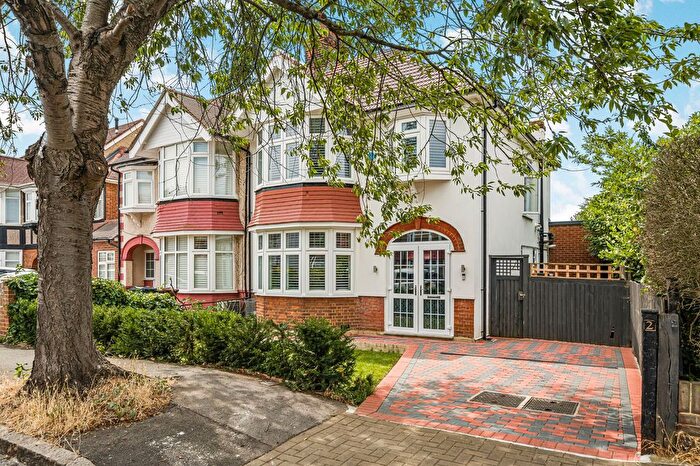 4 Bedroom Semi Detached House For Sale In Penwerris Avenue, Isleworth, TW7