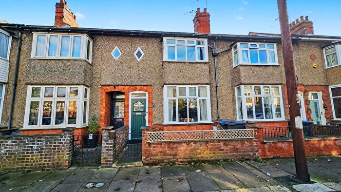 3 Bedroom Terraced House For Sale In Cedar Road East, Northampton, NN3