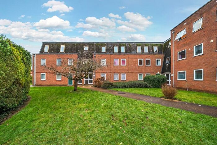 1 Bedroom Flat For Sale In Grove Court, Arlesey, SG15
