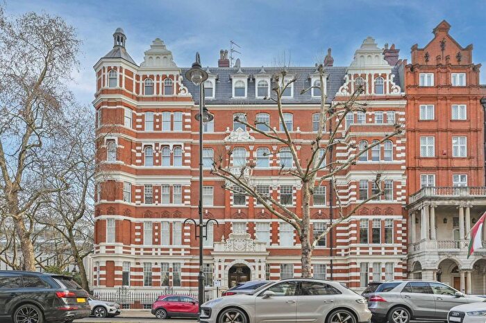 2 Bedroom Flat To Rent In Queen's Gate, South Kensington, London, SW7