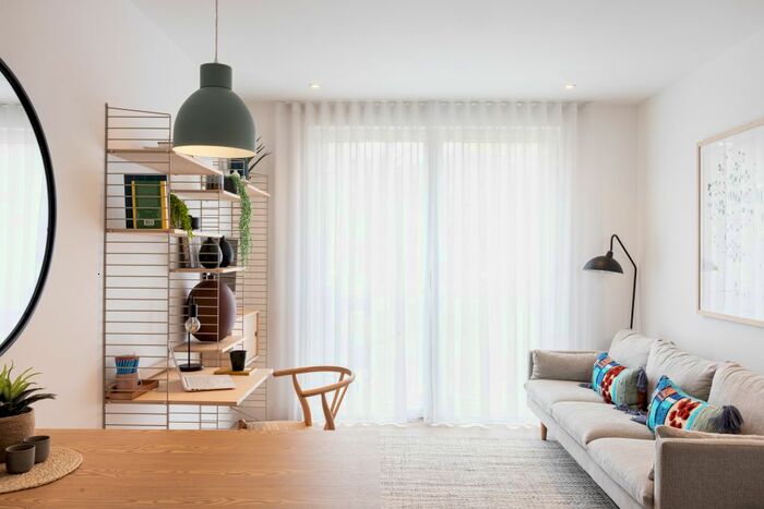 1 Bedroom Flat For Sale In Addiscombe Grove, Croydon, CR0