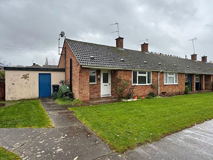 1 Bedroom Bungalow For Sale In Ferry Walk, Abingdon, OX14