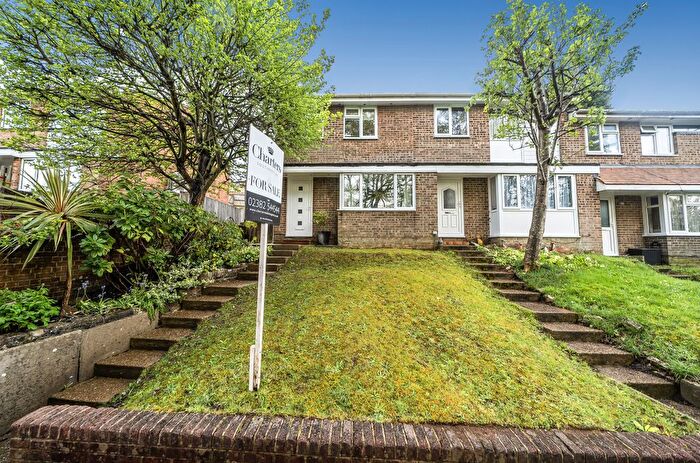 3 Bedroom Semi Detached House For Sale In Oakwood Drive, Lordswood, Southampton, Hampshire, SO16