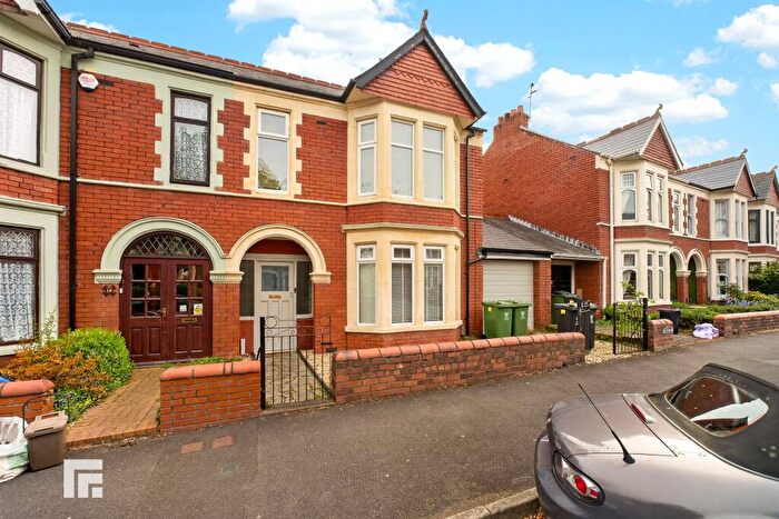 2 Bedroom Apartment For Sale In Sturminster Road, Penylan, Cardiff, CF23